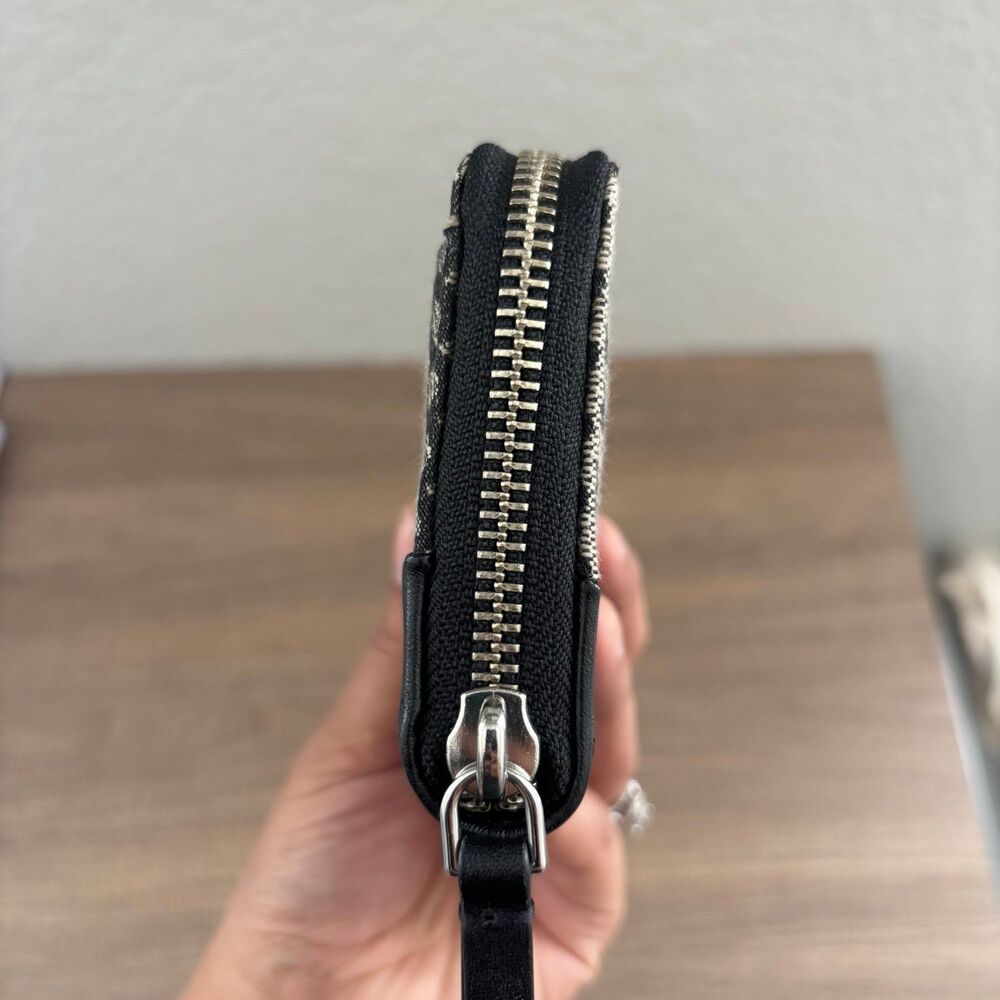 Marc Jacob’s wallet - Picture 3 of 4